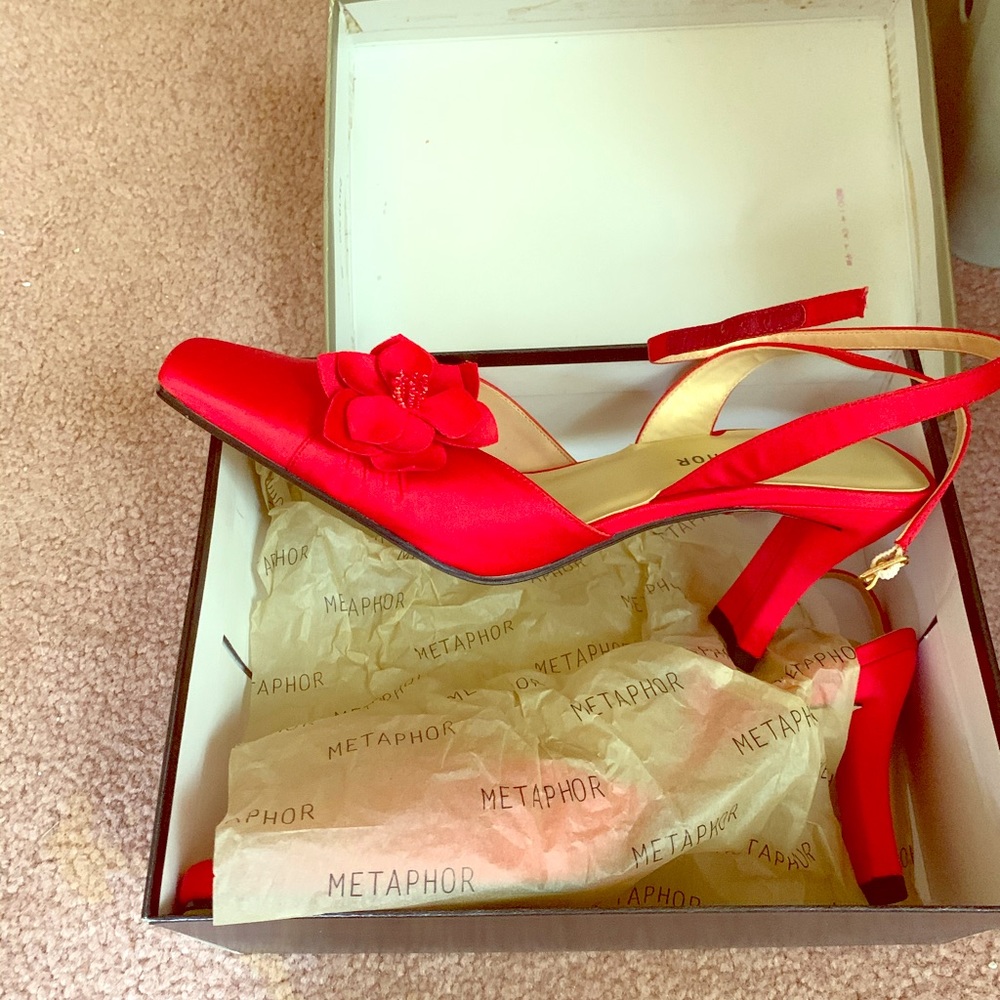 Metaphor heels
